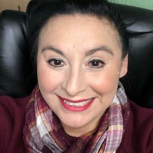 Meet your Posher, Crystal